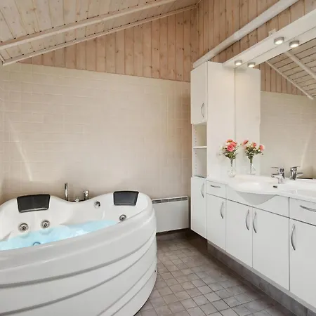 3 Bedroom In 別荘 Broager